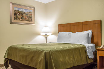 Hotel Quality Inn & Suites