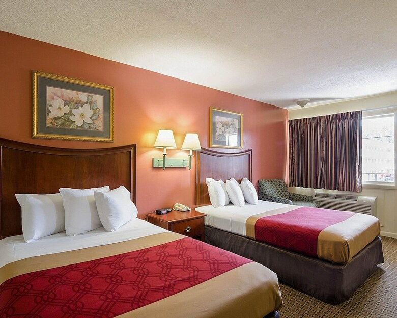 Hotel Econo Lodge North