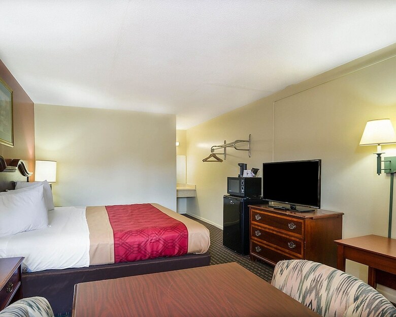 Hotel Econo Lodge North