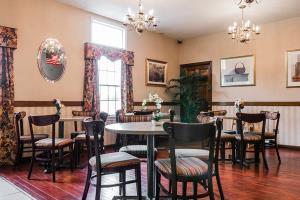 Hotel Econo Lodge & Suites
