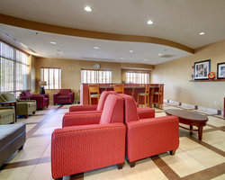 Hotel Comfort Suites Airport