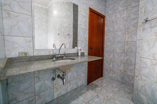 Mans�o Com 8 Su�tes, At� 24 Pessoas