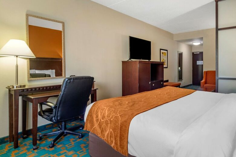 Hotel Comfort Suites