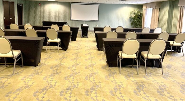 Hotel Comfort Suites