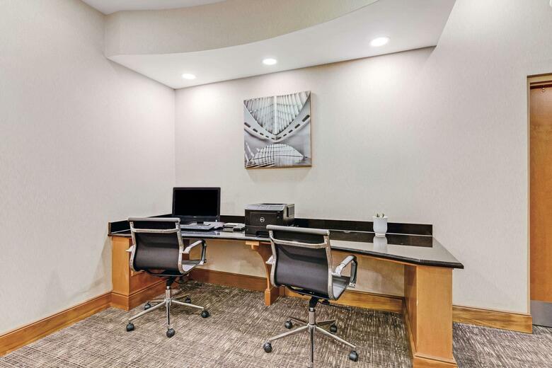 Hotel Comfort Suites