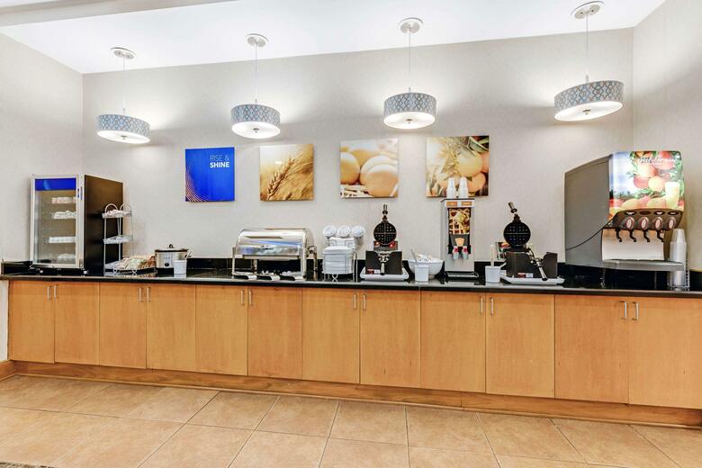 Hotel Comfort Suites
