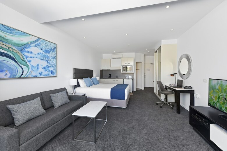 Hotel Mantra Quayside