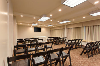 Clarion Hotel Near Fairplex
