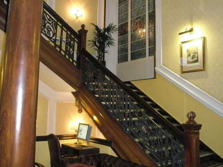 Hotel Caledonian