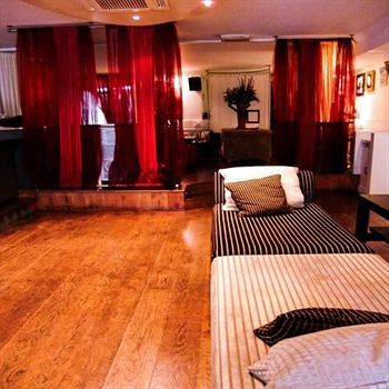 Berkeley Square Hotel