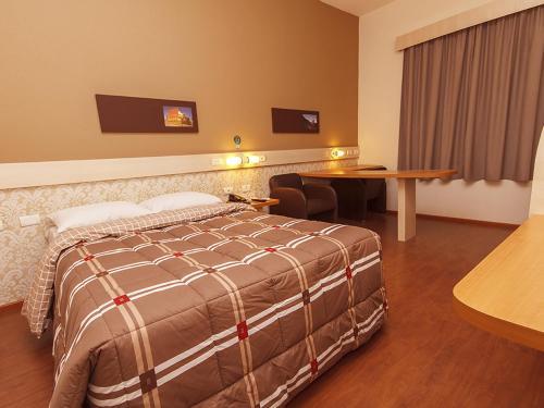 Hotel 10 Goi�nia