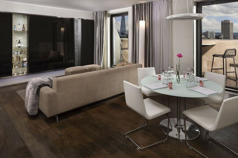 Hotel Me London