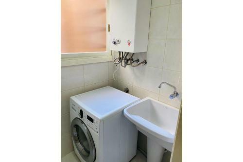 Apartamento Confort�vel 2d - Pr�ximo � Rua Coberta