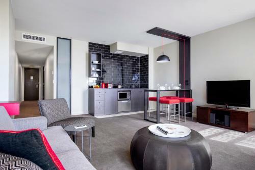 Hotel Mantra On Hindmarsh Square