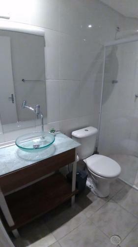 Casa 03 Dorms Pr�x A Praia Da Enseada Com Lazer