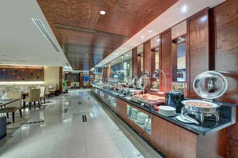 Emirates Grand Hotel