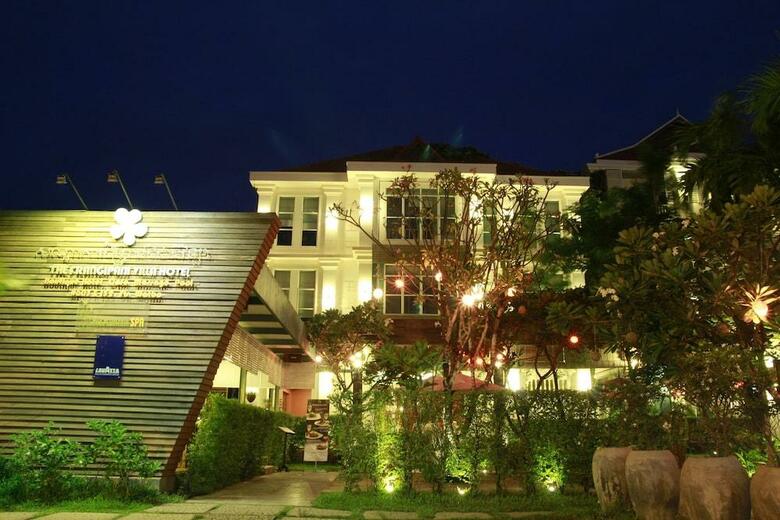 Frangipani Villa Hotel II