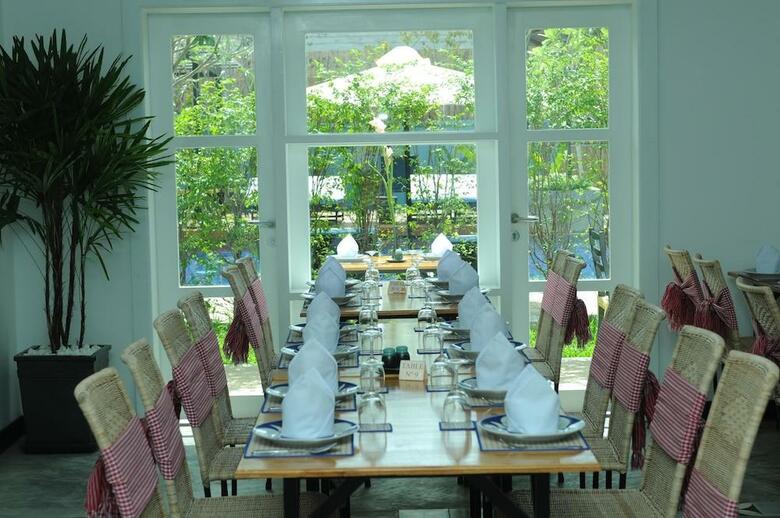 Frangipani Villa Hotel II