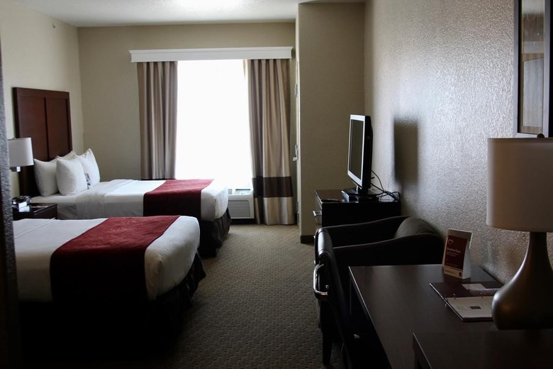 Hotel Comfort Suites North Ih 35