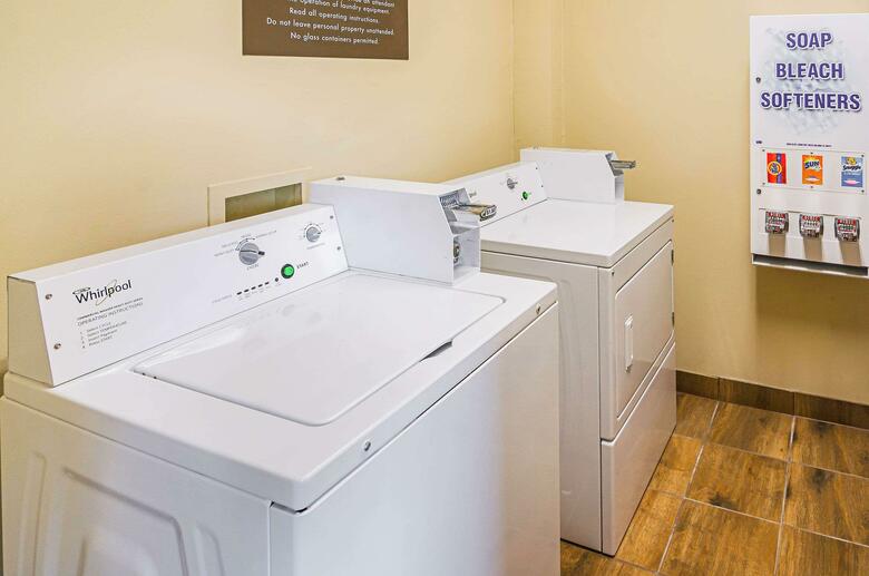 Hotel Comfort Inn & Suites
