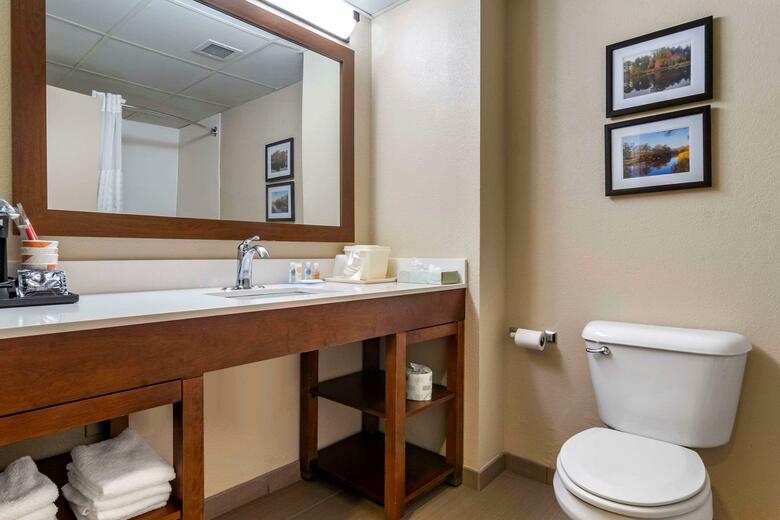 Hotel Comfort Inn & Suites