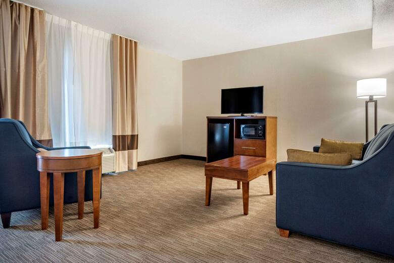 Hotel Comfort Inn & Suites