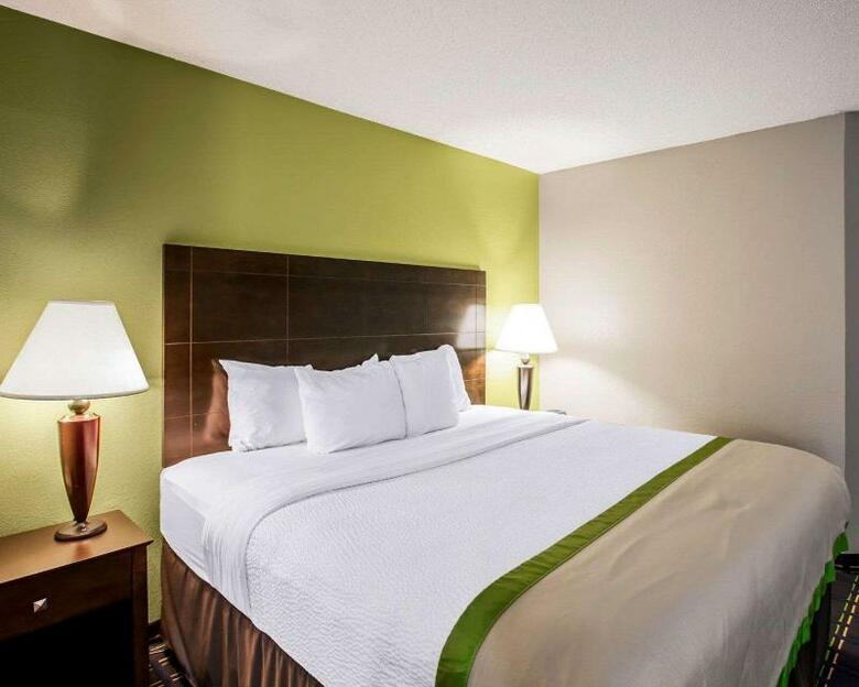 Hotel Clarion Inn Airport