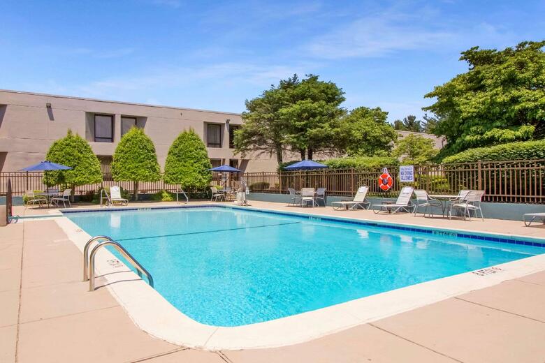 Hotel Clarion Inn Airport