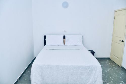 Hotel H�tel La Couronne Rw