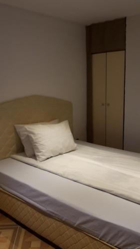 Hostal Banya Guest Rooms 23