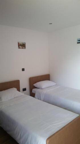 Hostal Banya Guest Rooms 23