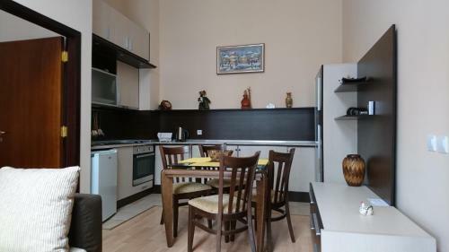 Tes Flora Apartments