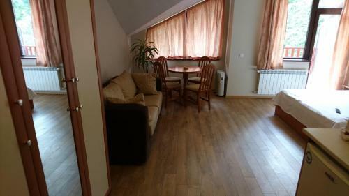 Tes Flora Apartments