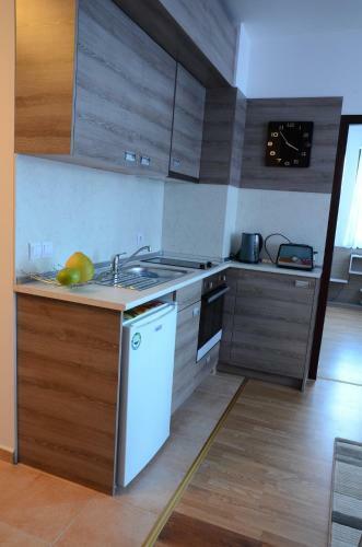 Tes Flora Apartments