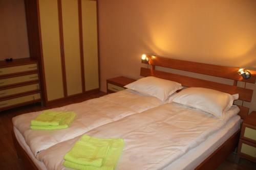 Pm Services Sequoia Apartment