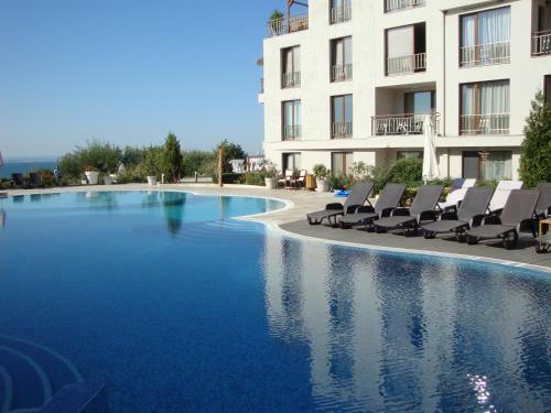 Apartment In Diamond Beach Complex