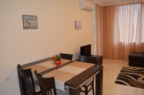 Sunny Island Apartment