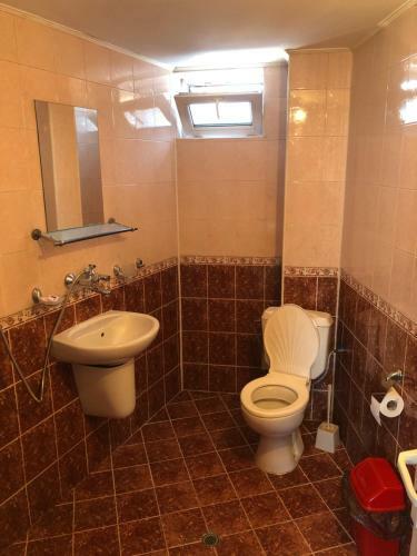 Hostal Andreevi Guest House