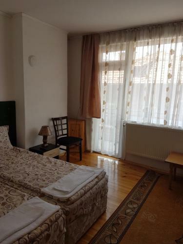Hostal Yana Guest House