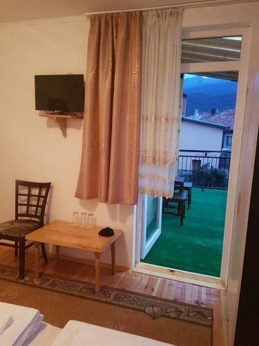 Hostal Yana Guest House