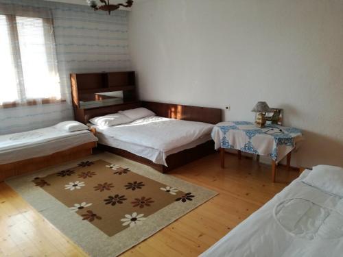 Hostal Guest House Shotarovi