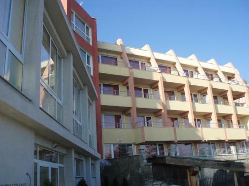 Apartments Einstein - Apartments For Rent