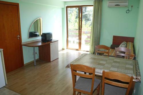 Hostal Golden House Private Aps