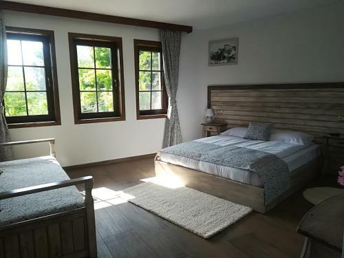 Hostal Manoleva House