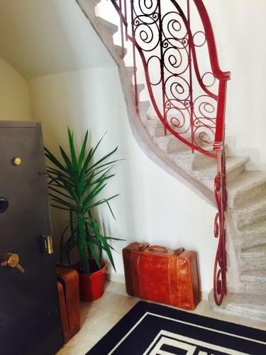 Hostal Skyler Guest House