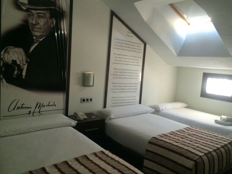 Hotel Hostal Aznaitin