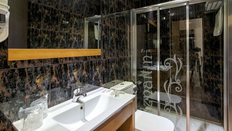 Hotel Hostal Aznaitin
