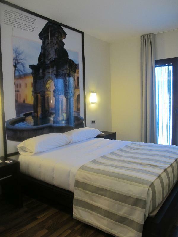 Hotel Hostal Aznaitin