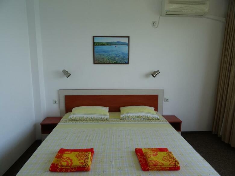 Hostal Dobrevi Guest House