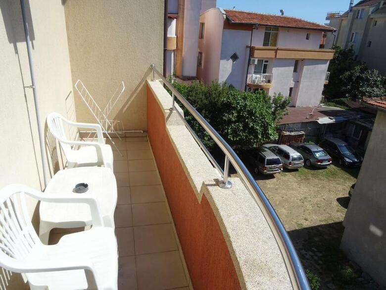 Hostal Dobrevi Guest House
